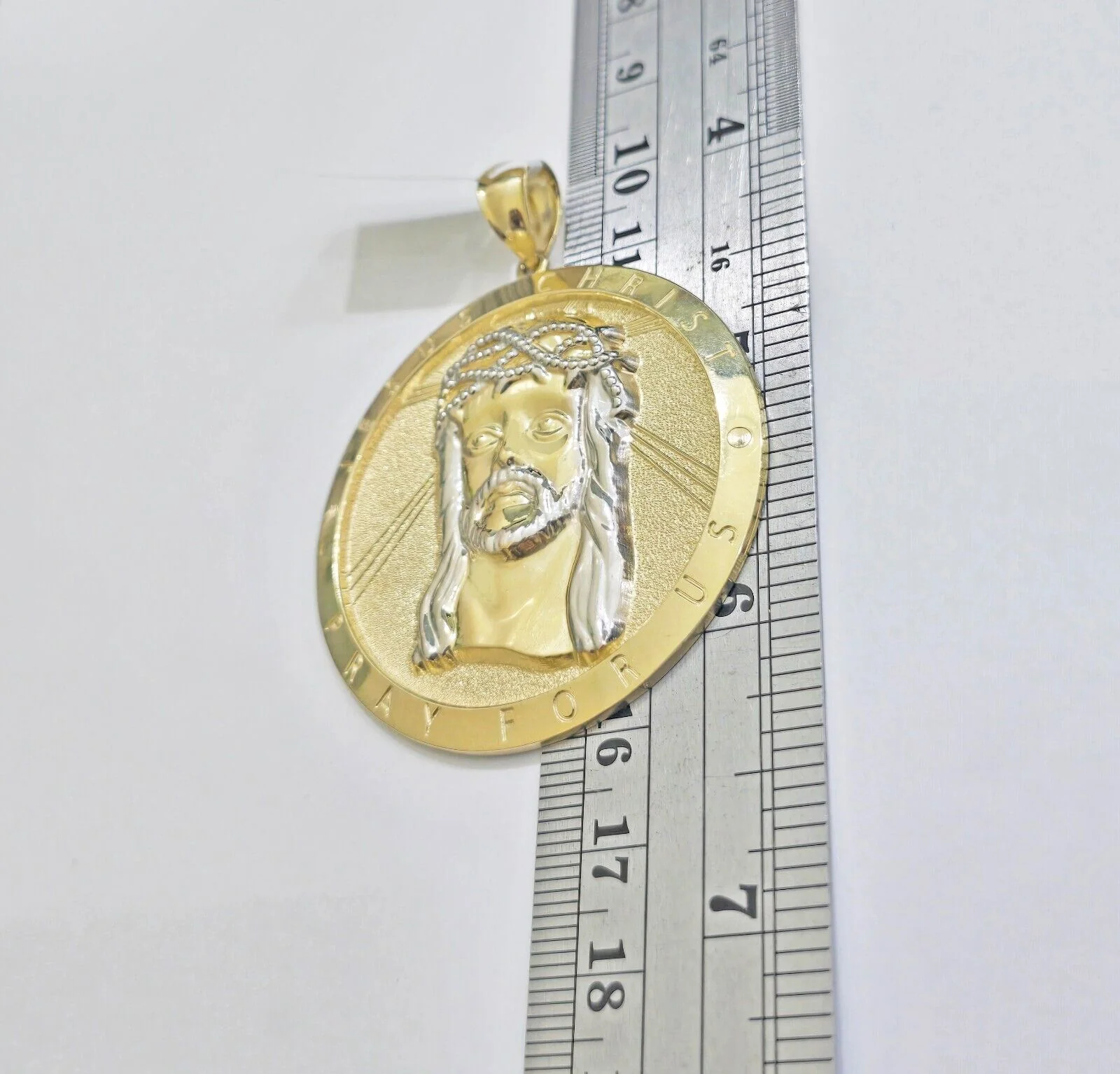 Real 10k Jesus head Charm pendant Mens 2.5 Inch Circular charm Real 10kt - Image 4