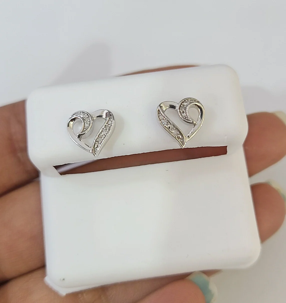 Real Natural Diamond Ladies Heart Earring Screw Back 925 Silver - Image 5
