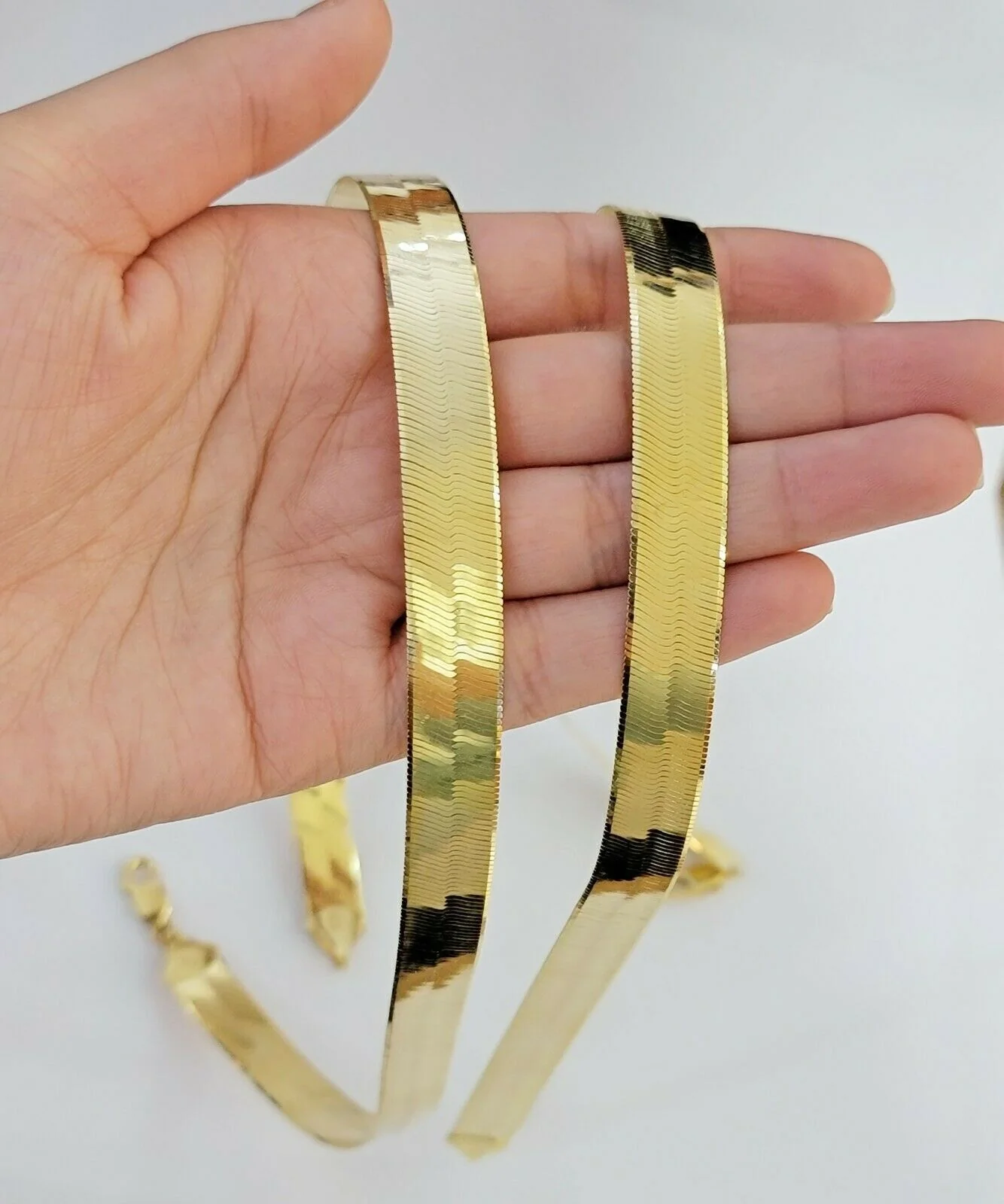 Real 10k Yellow Gold 12mm Herring Bone Chain Necklace 18'' Inch Lobster lock - Image 2