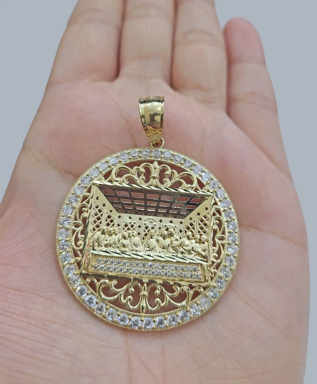 Real 10kt Yellow Gold Circular Last Supper Pendant Charm 3D style - Image 3